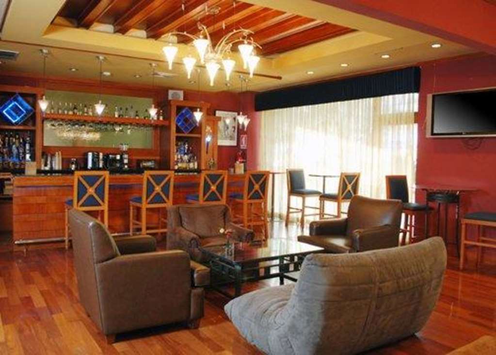 Suites las Palmas, Hotel&Apartments. San Salvador Restaurante foto